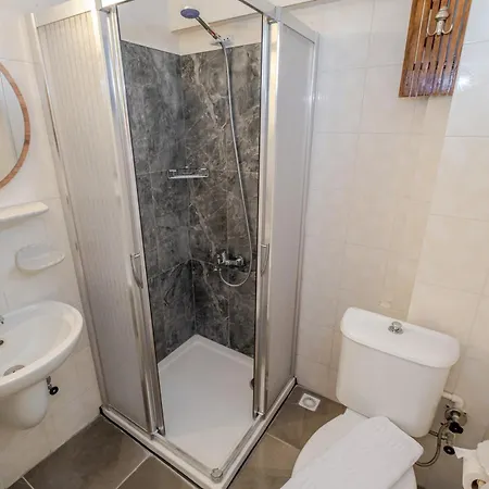 Bayram Готель Чешме