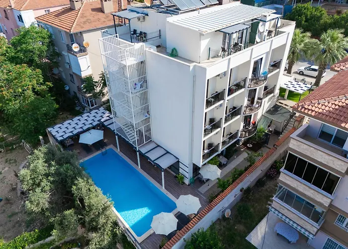 Bayram Hotell Çeşme
